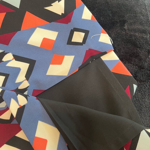 Talbots geometric placed print dress. SZ 16 Black/multi color. Round nec… - Picture 5 of 8